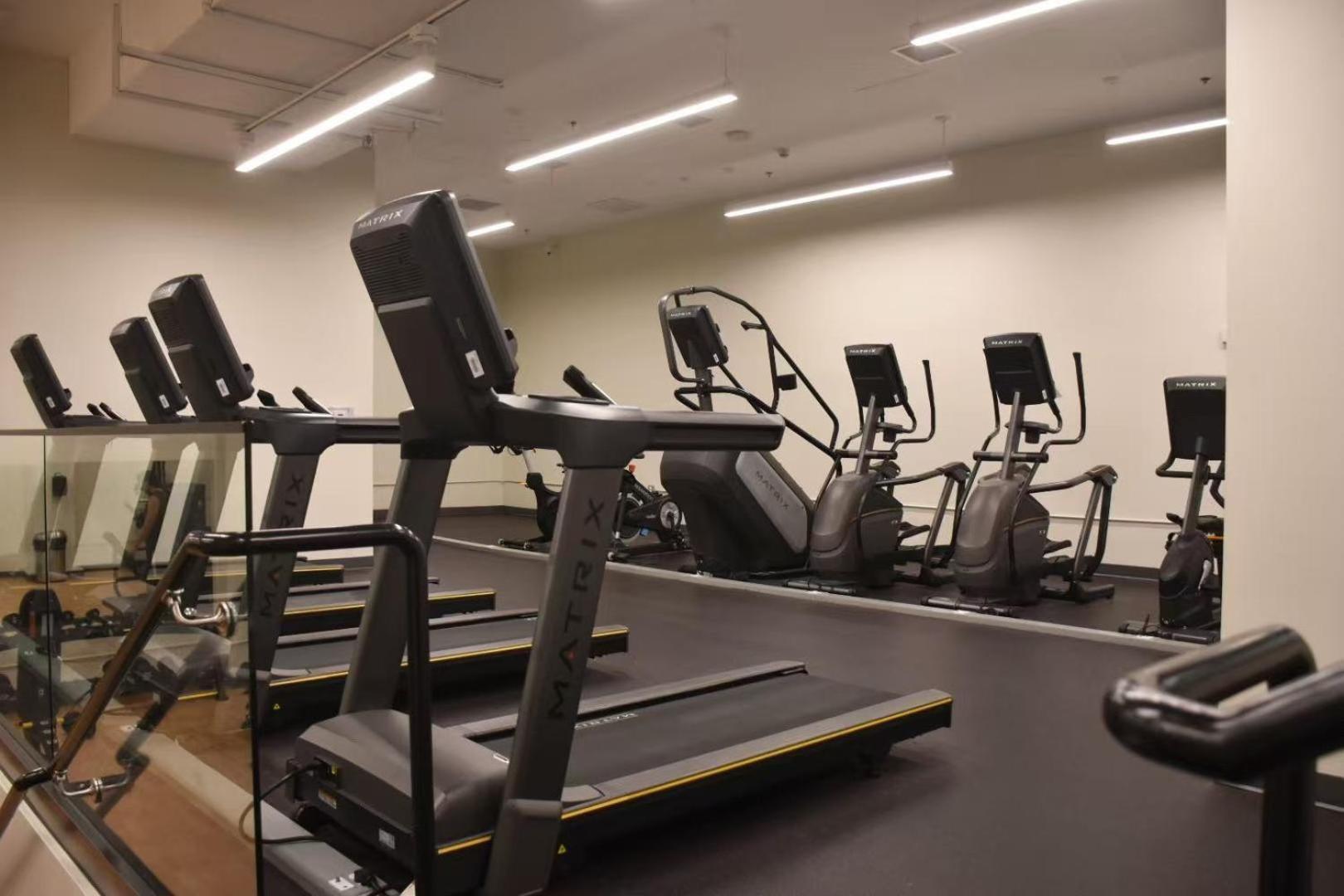 Stylist Downtown La Gateway- 1bd Apartment *